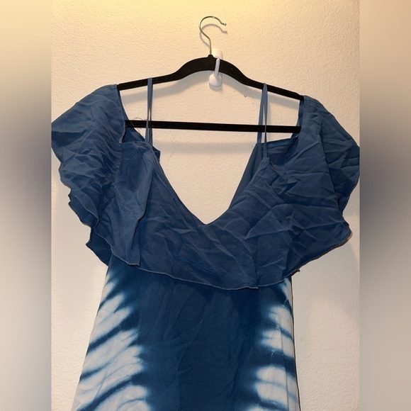 NWT Chaser blue silk ruffle open shoulder tie dye romper M boho vacation beach - Picture 7 of 11